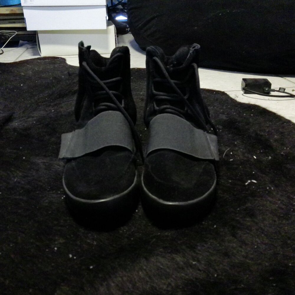 adidas Yeezy Boost 750 Triple Black